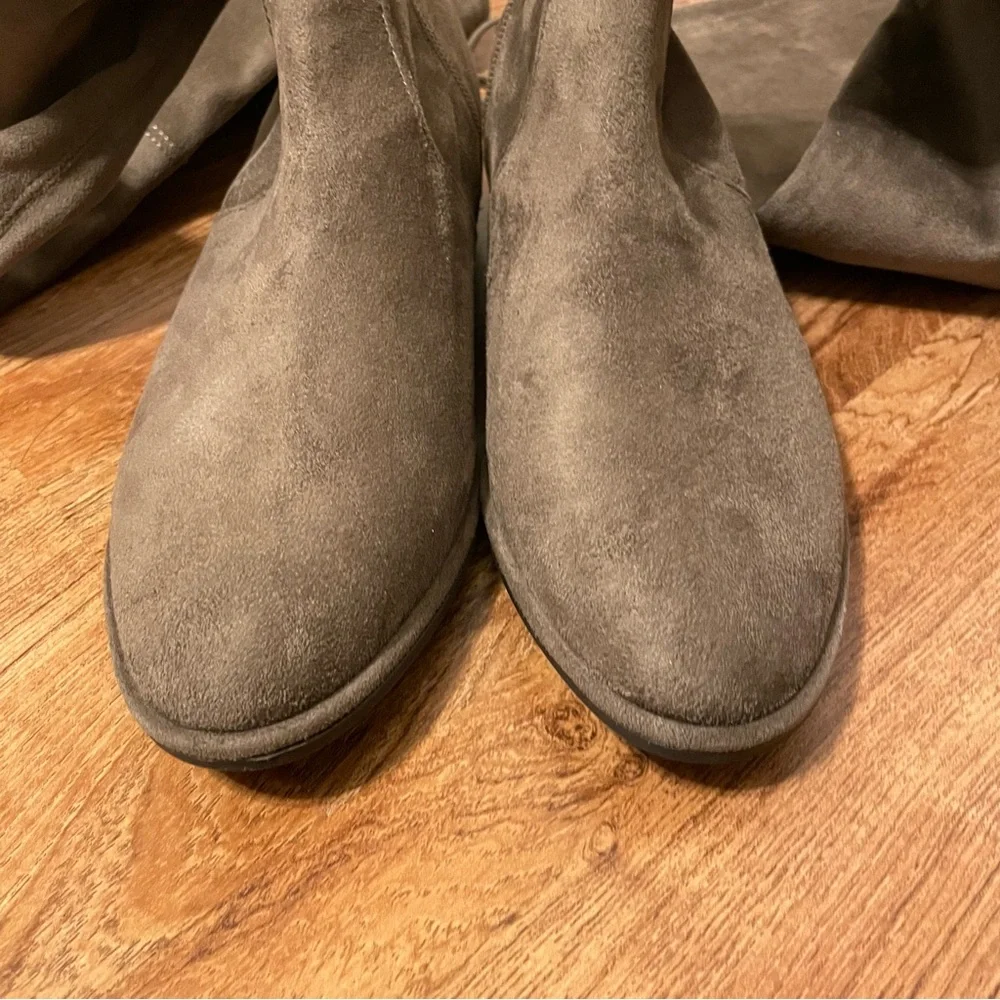 NWOB Marc Fisher Tan Knee High Tall Boots Size 6.5